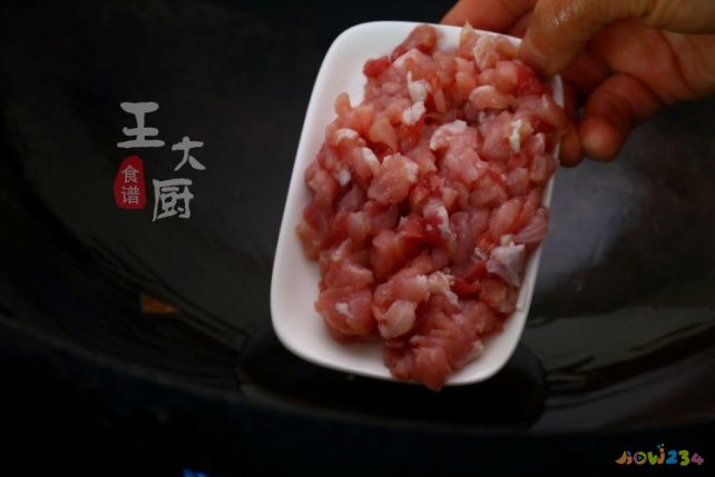 肉末茄子做法_茄子做法肉末怎么做_整個茄子做肉末茄子做法