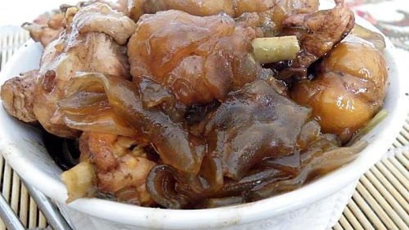 炖鸡肉怎么做好吃？娜妮分享用公鸡炖鸡肉的美味做法及功效